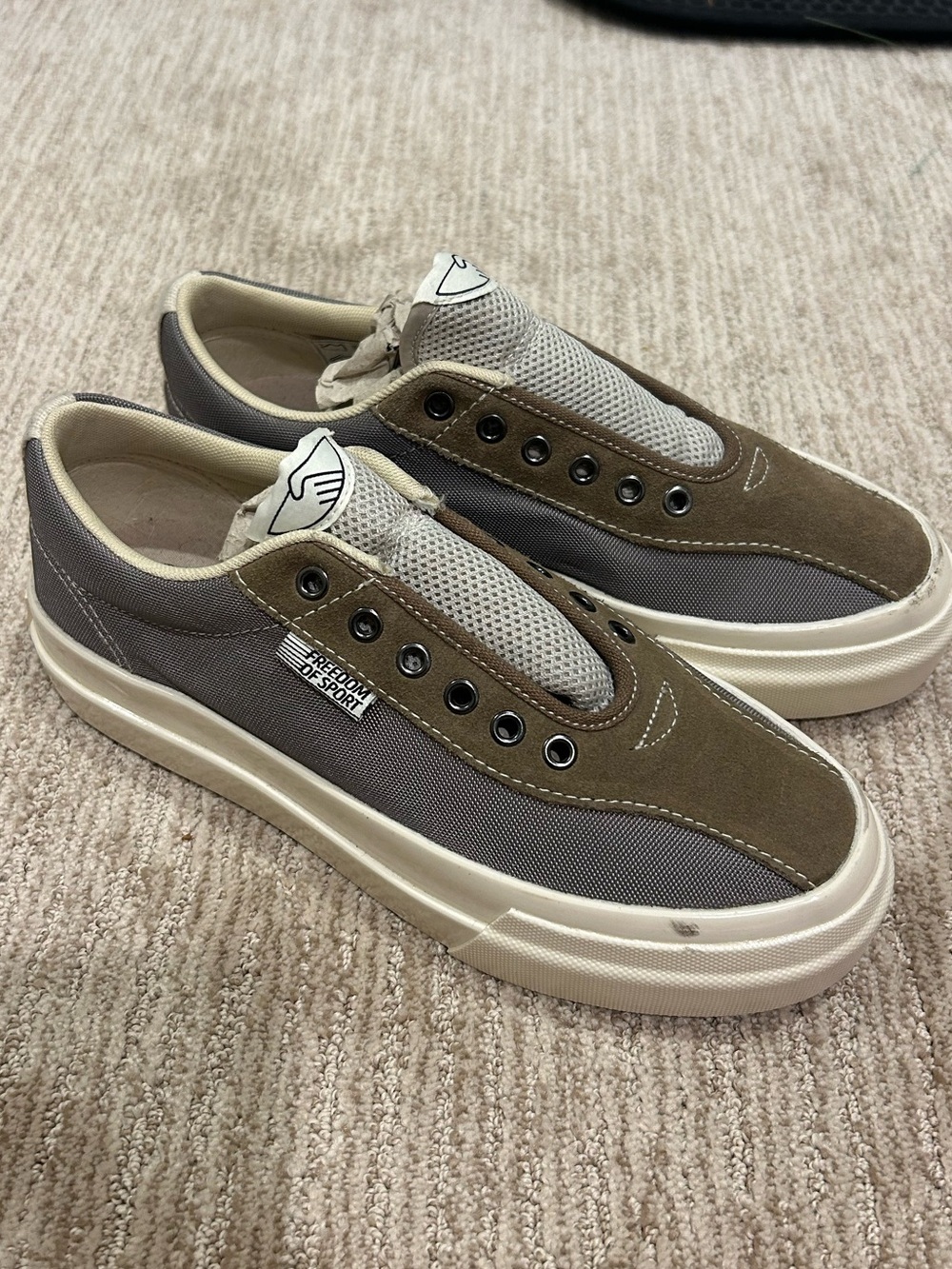 Stepney Workers Club Sneakers in Gray and Olive